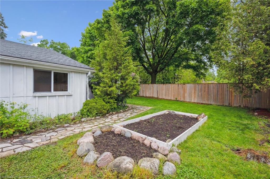 169 Edinburgh Road N Property Photo 33