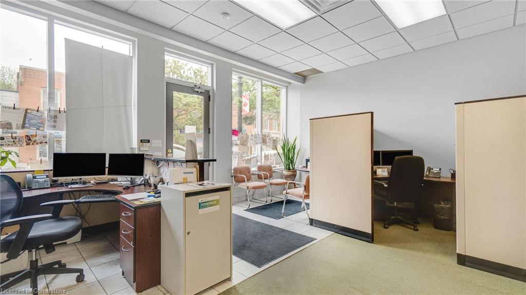 66 King Street W Property Photo 6
