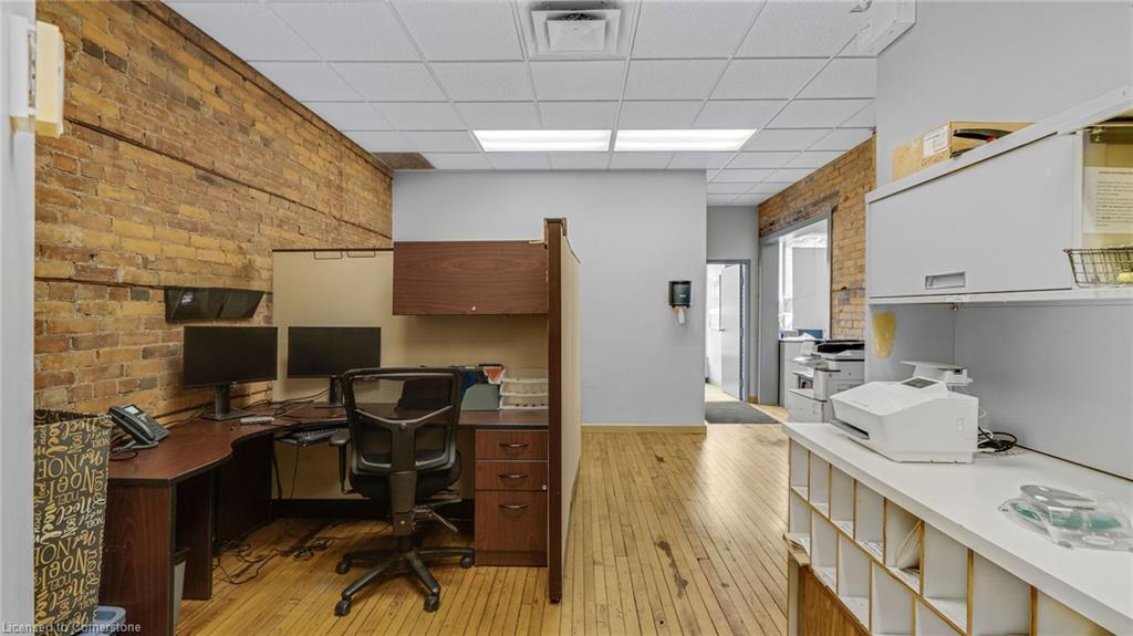 66 King Street W Property Photo 14