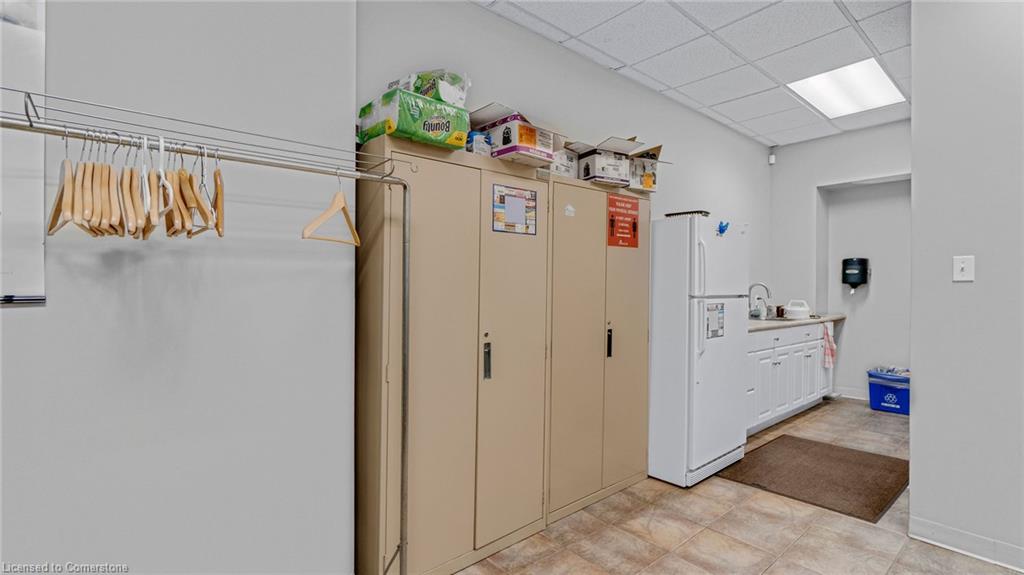 66 King Street W Property Photo 17