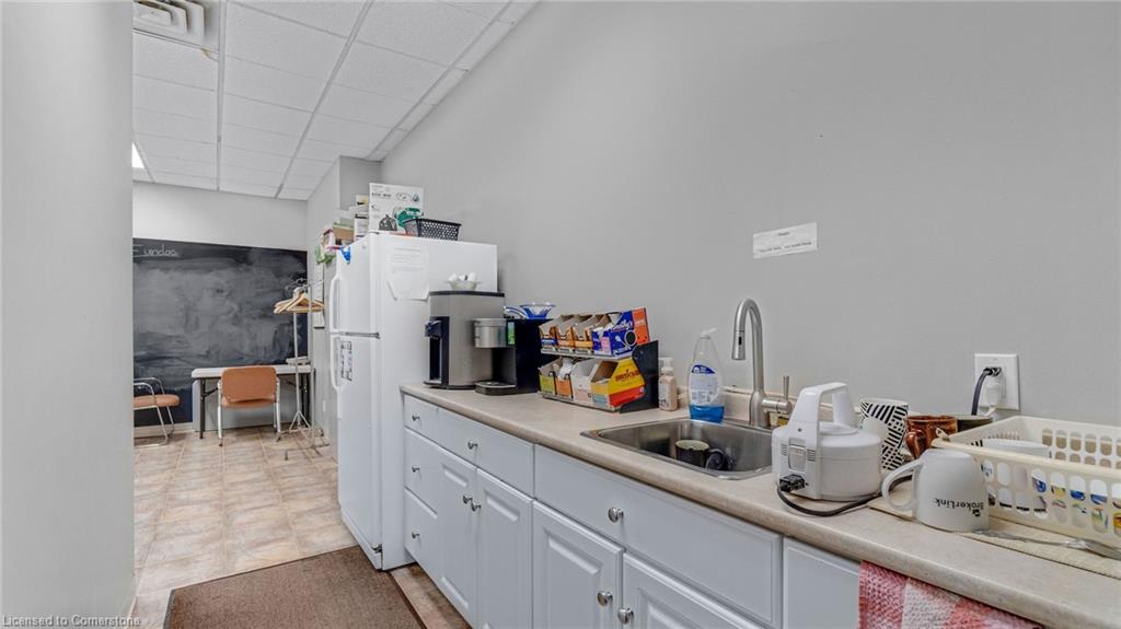 66 King Street W Property Photo 18