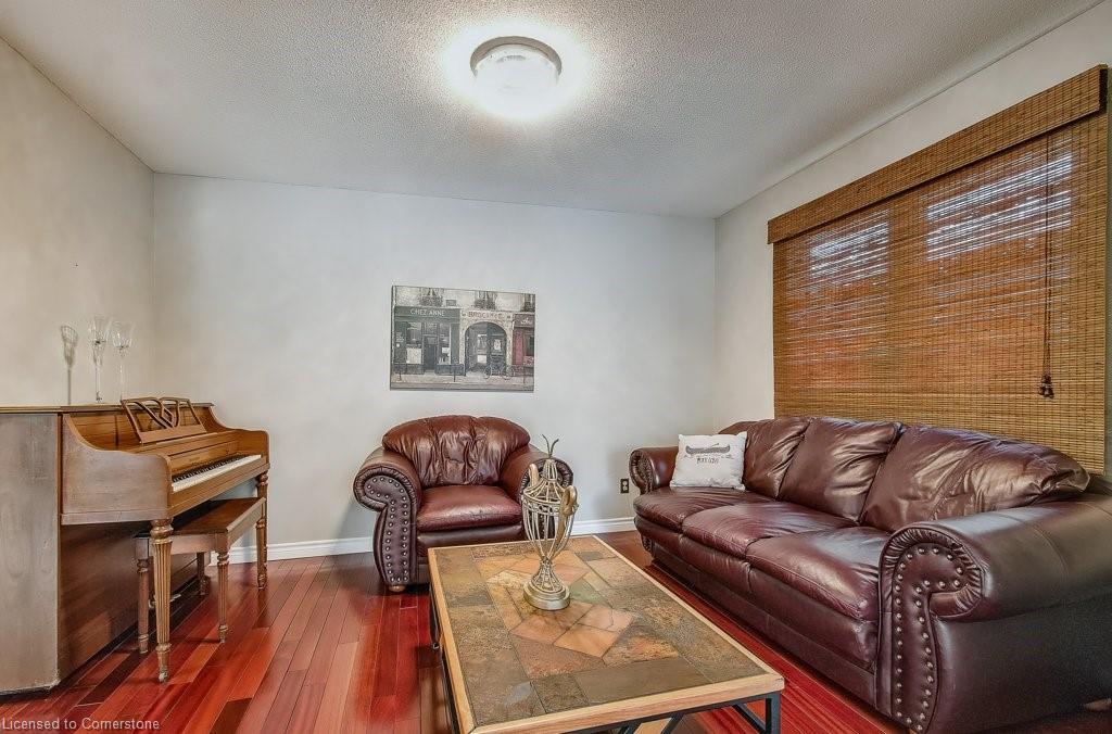 69 Lanark Crescent Property Photo 9