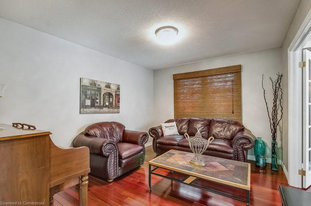 69 Lanark Crescent Property Photo 12
