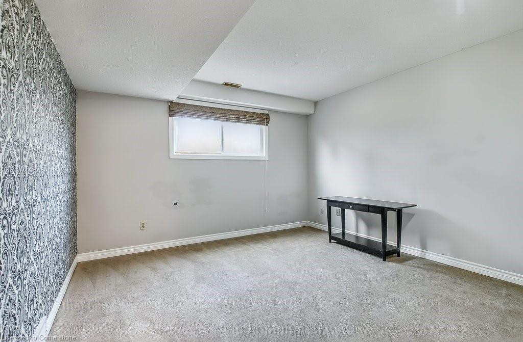 69 Lanark Crescent Property Photo 31
