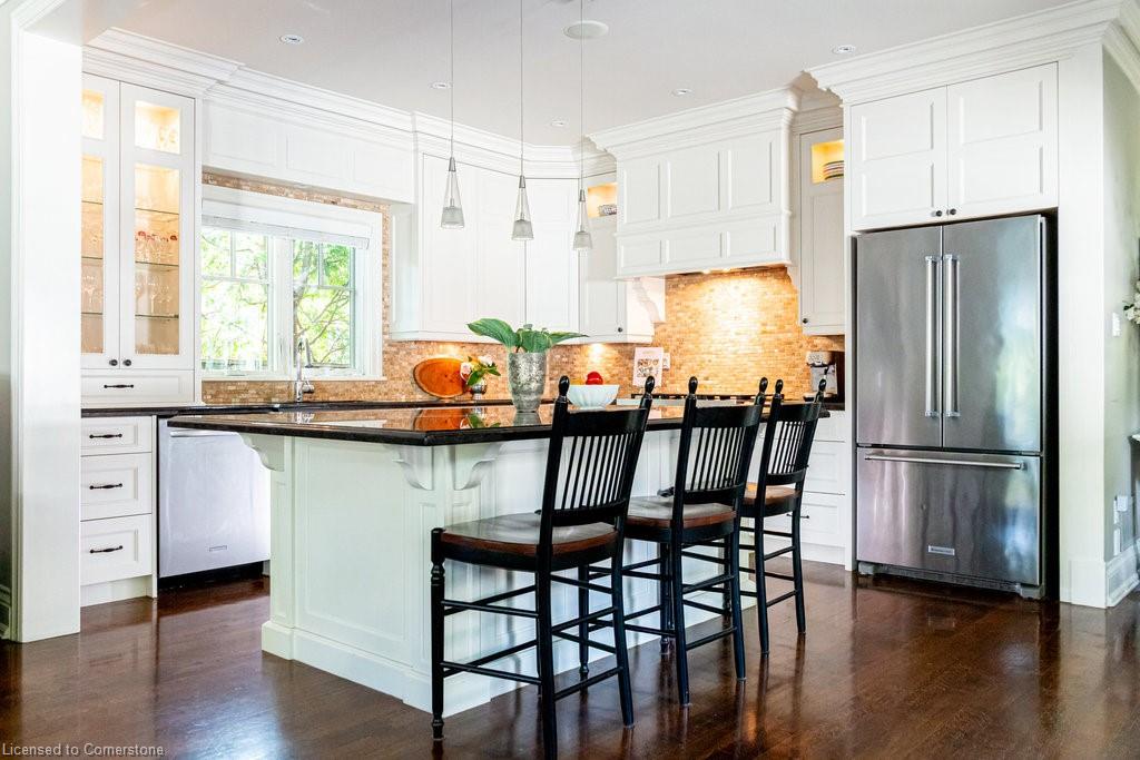 44 Head Street Property Photo 12