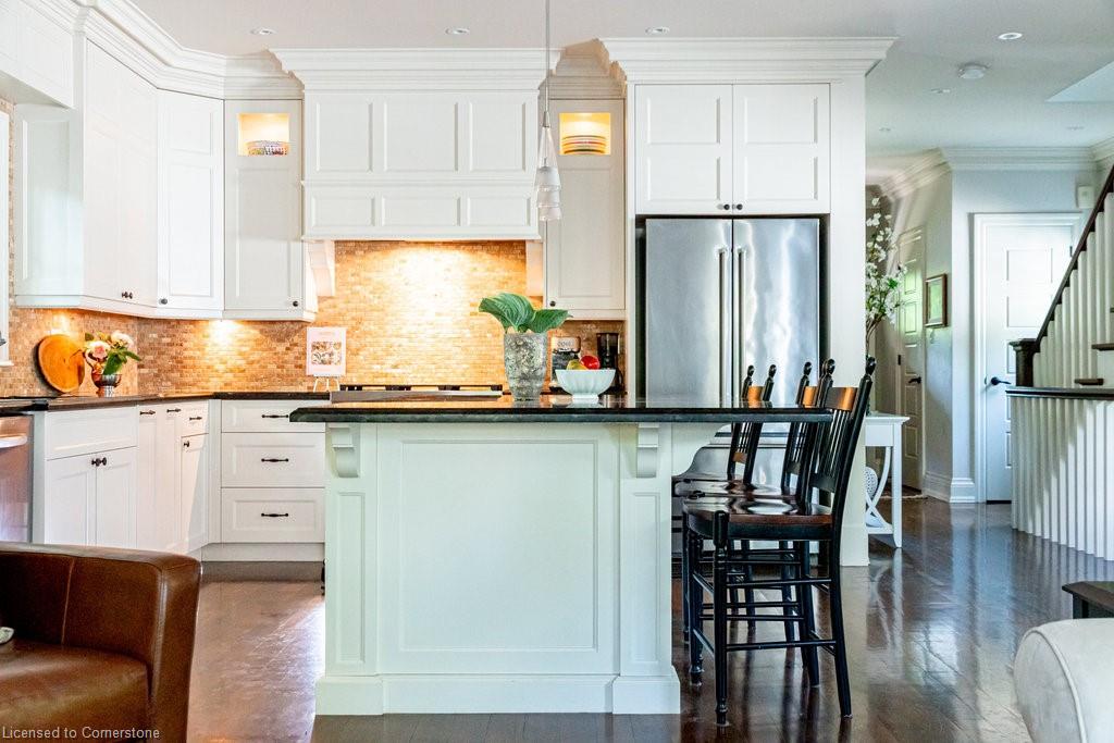 44 Head Street Property Photo 13