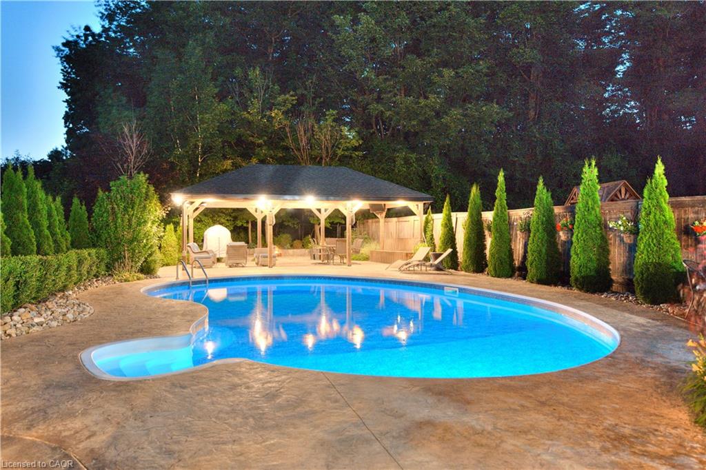 493 Zeller Drive Property Photo 4