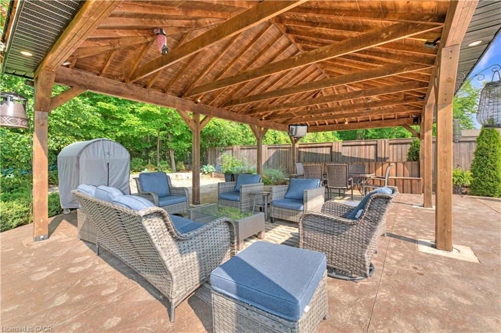 493 Zeller Drive Property Photo 8
