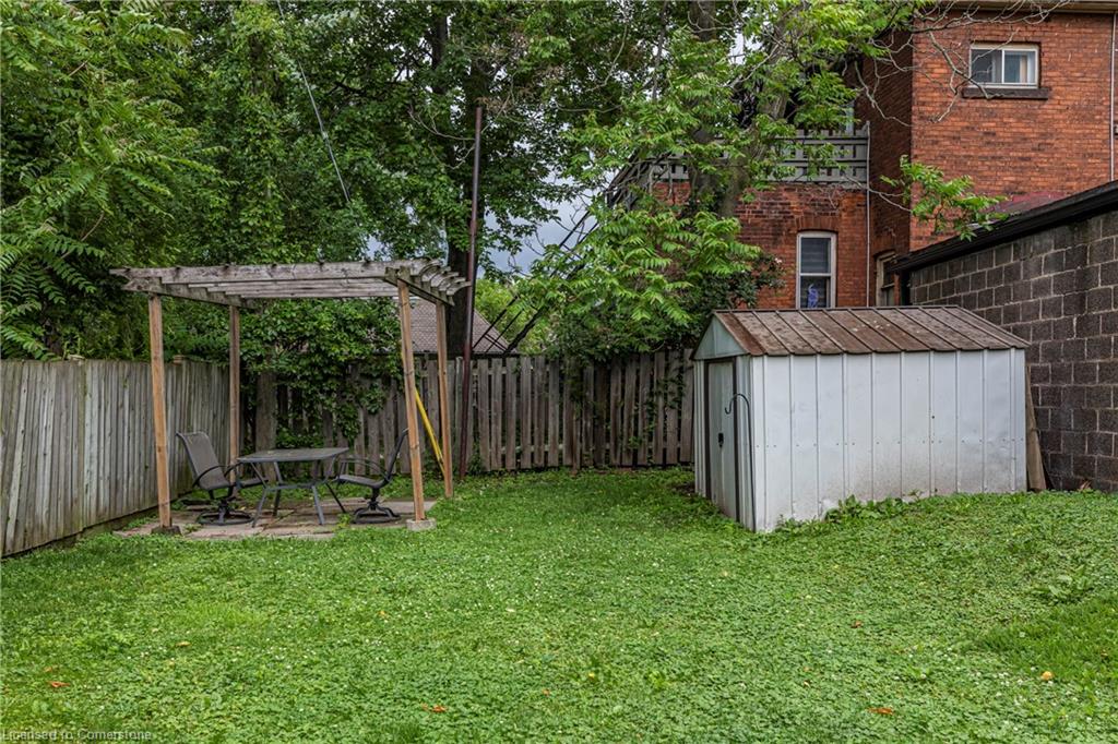 32 Pearl Street S Property Photo 44