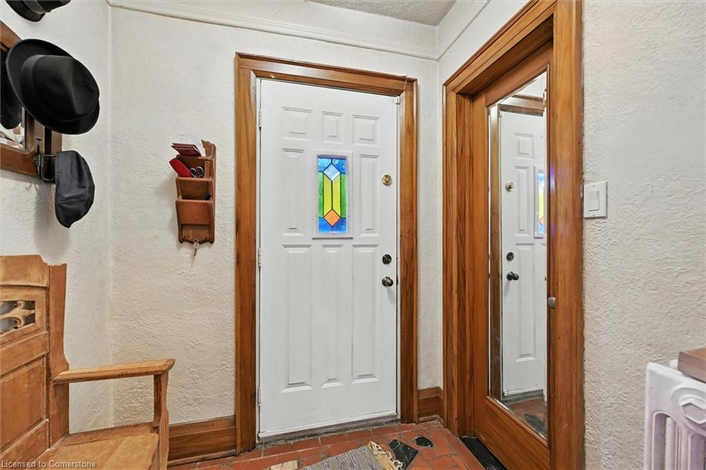 36 Grosvenor Avenue S Property Photo 5