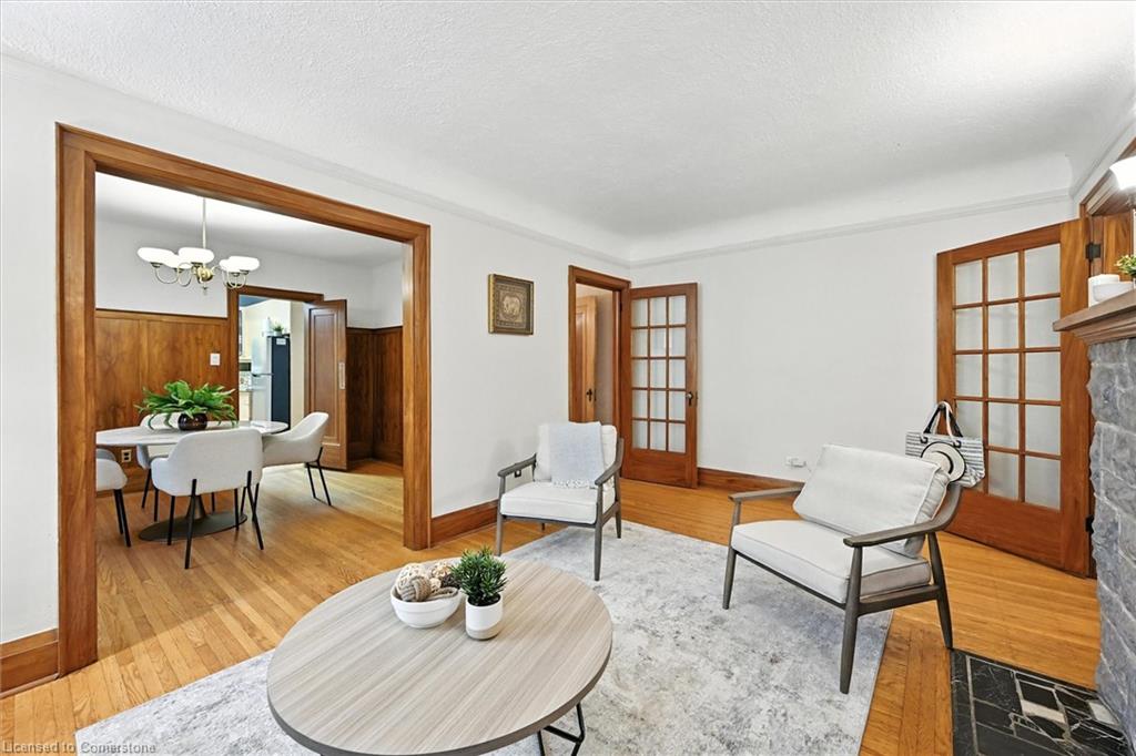 36 Grosvenor Avenue S Property Photo 9