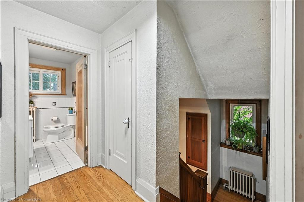 36 Grosvenor Avenue S Property Photo 25