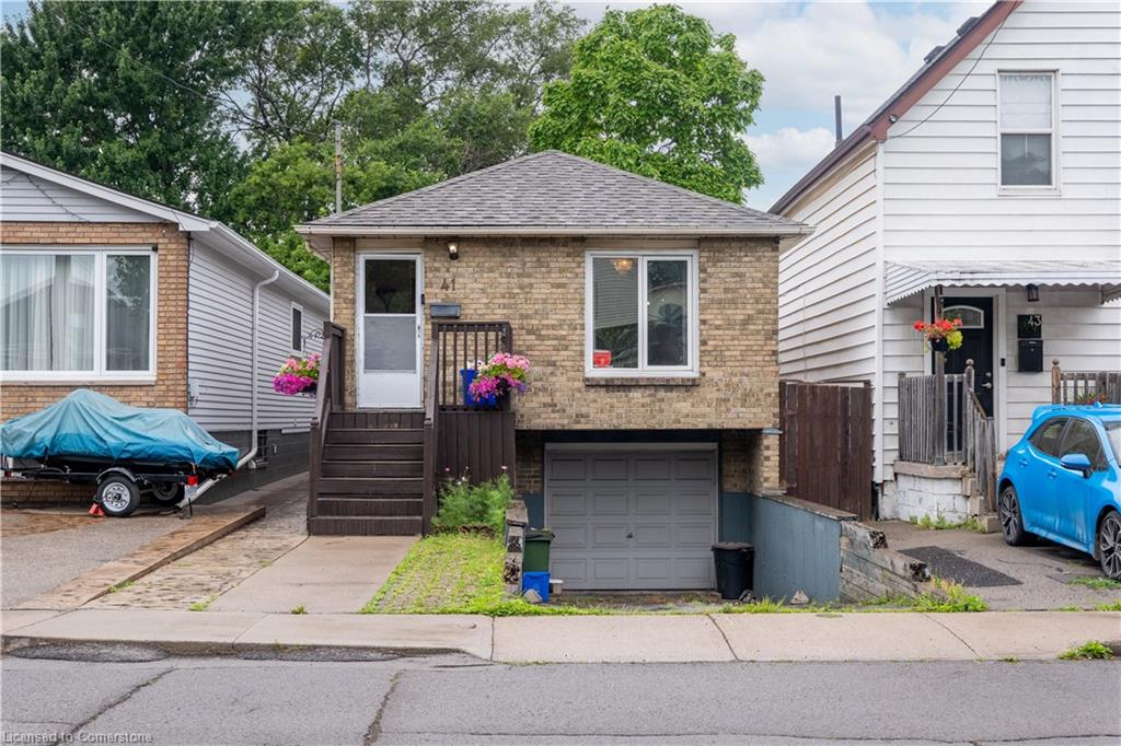 41 Robins Avenue Property Photo 1