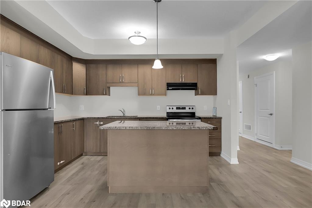 32-261 Woodbine Avenue Property Photo 4