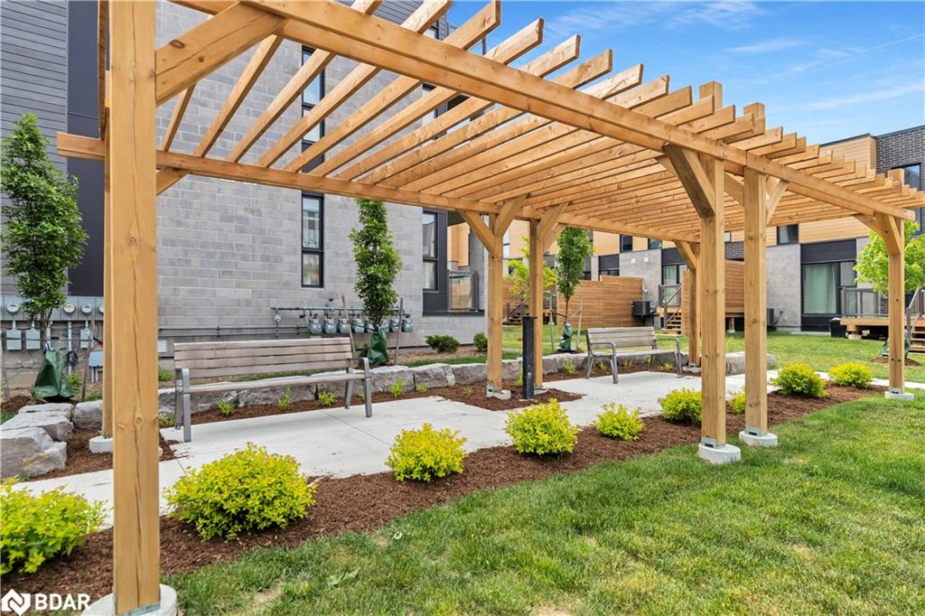 32-261 Woodbine Avenue Property Photo 18