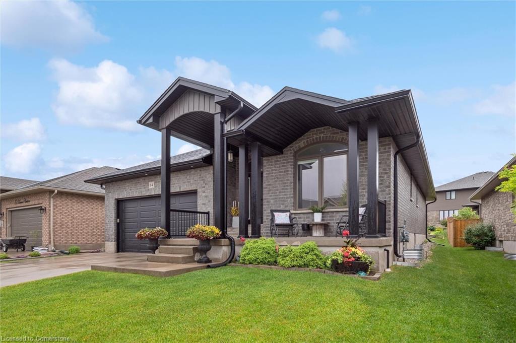 14 Howard Cres Property Photo 2