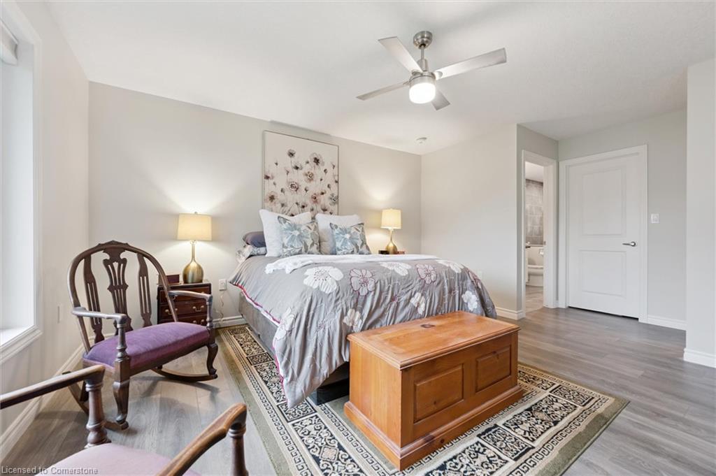 14 Howard Cres Property Photo 21