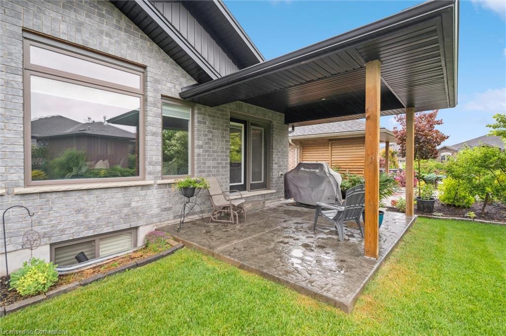 14 Howard Cres Property Photo 34