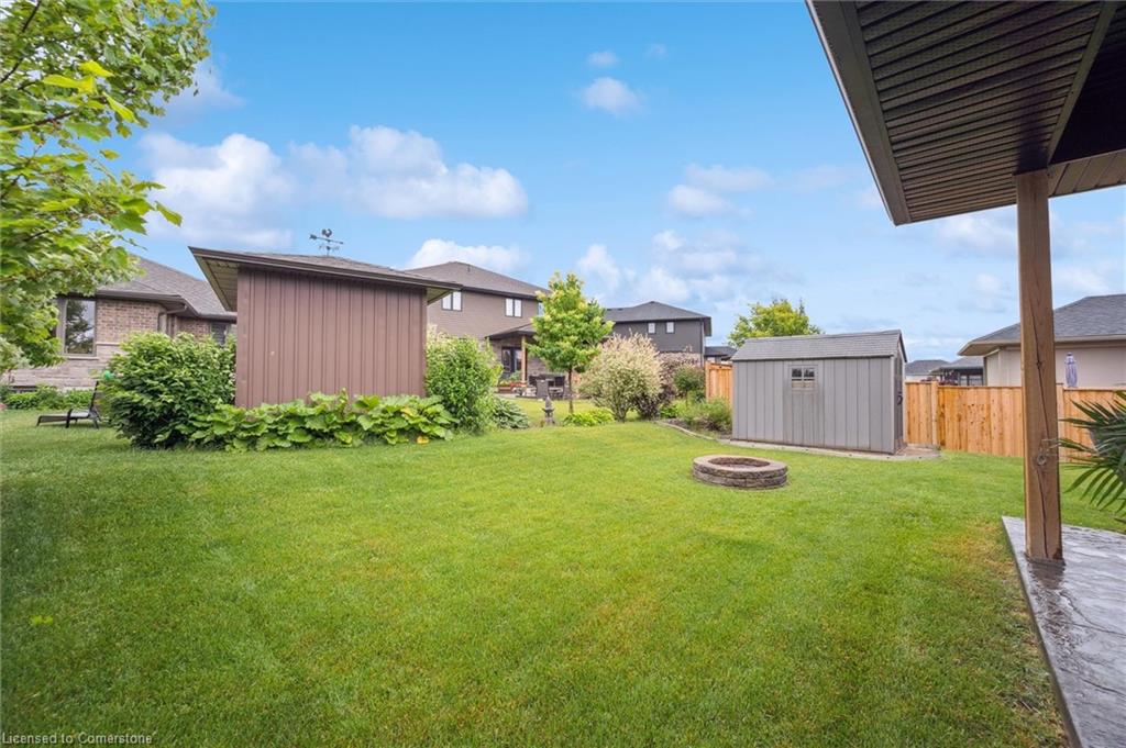 14 Howard Cres Property Photo 37