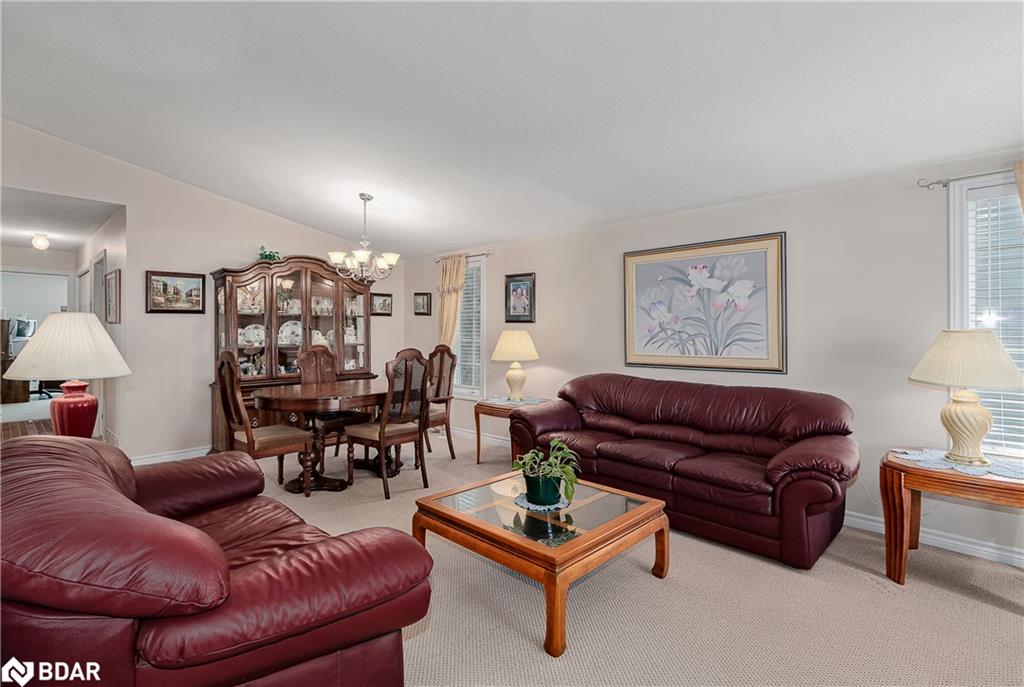 32 Illinois Crescent Property Photo 10