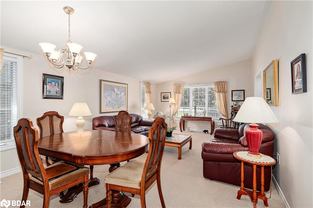 32 Illinois Crescent Property Photo 11