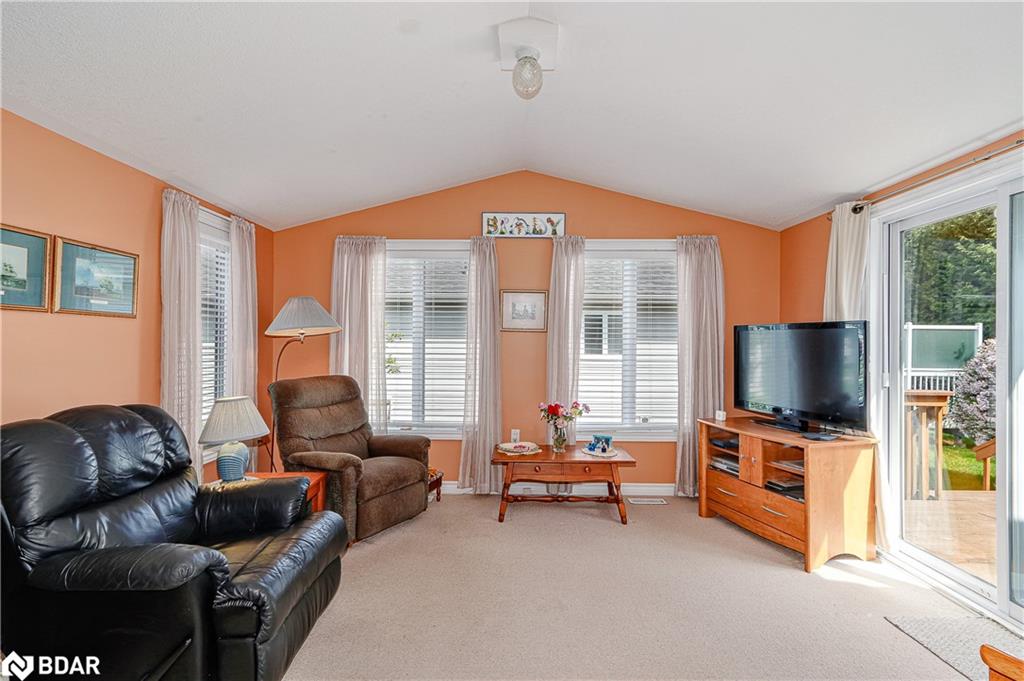 32 Illinois Crescent Property Photo 12