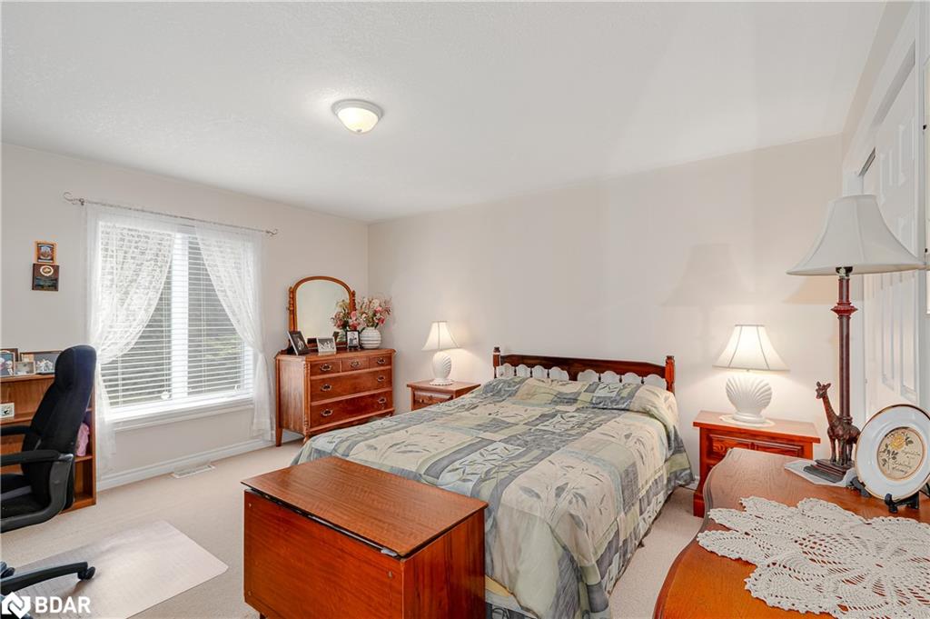 32 Illinois Crescent Property Photo 17