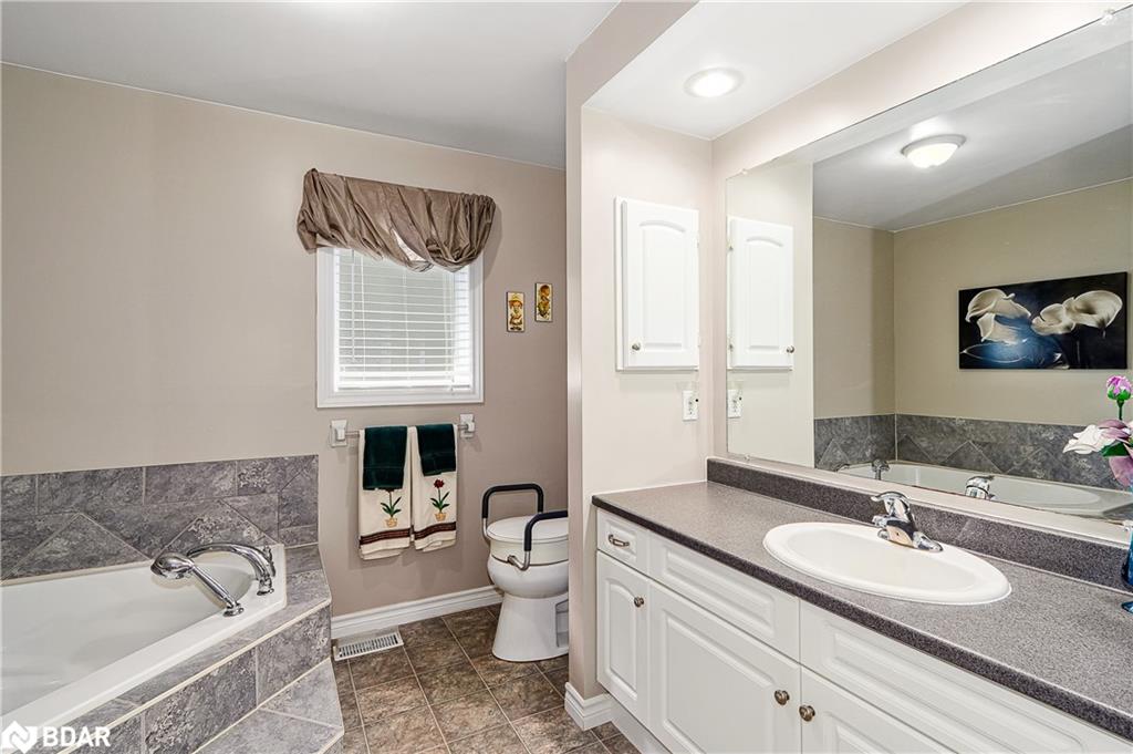 32 Illinois Crescent Property Photo 19