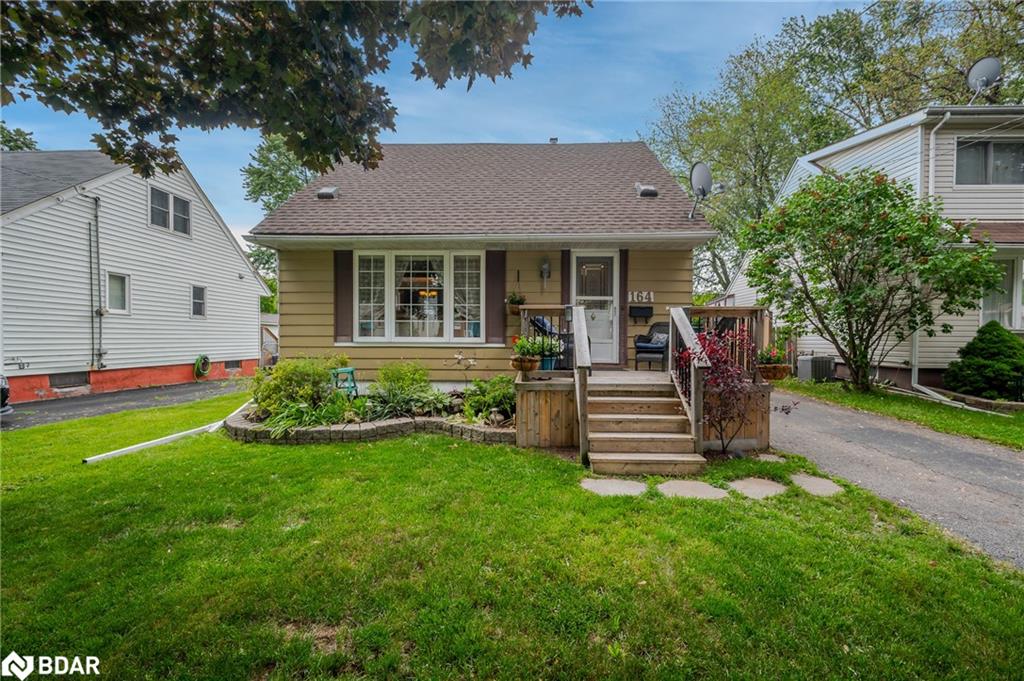 164 Adair Avenue N Property Photo 1