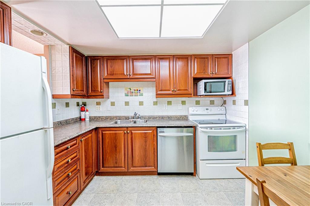 1503-8 Lisa Street Property Photo 21
