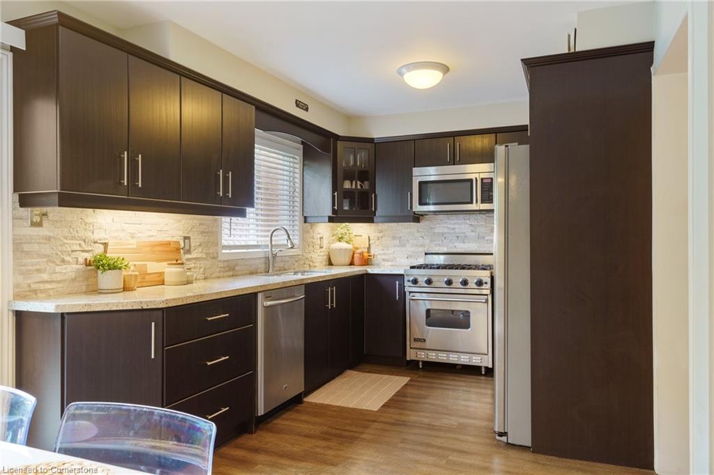 637 Amelia Crescent Property Photo 17