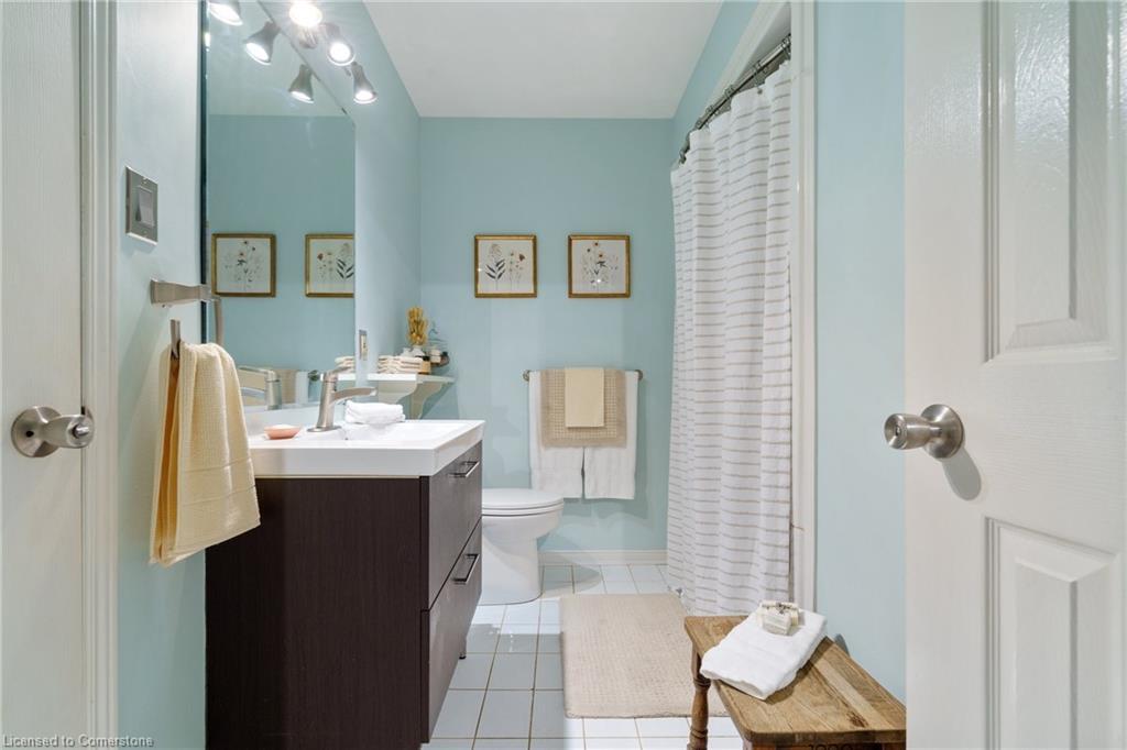 637 Amelia Crescent Property Photo 25