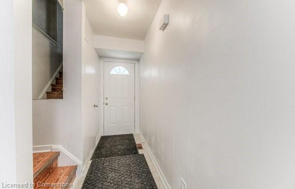 301e Bluevale Street N Property Photo 4