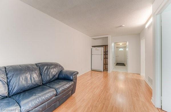 301e Bluevale Street N Property Photo 12