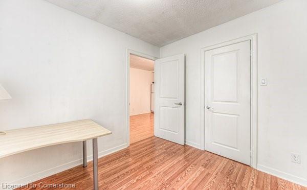 301e Bluevale Street N Property Photo 14