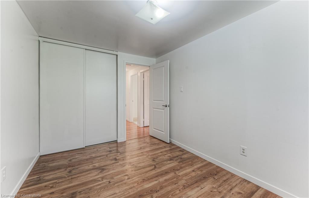 301e Bluevale Street N Property Photo 24