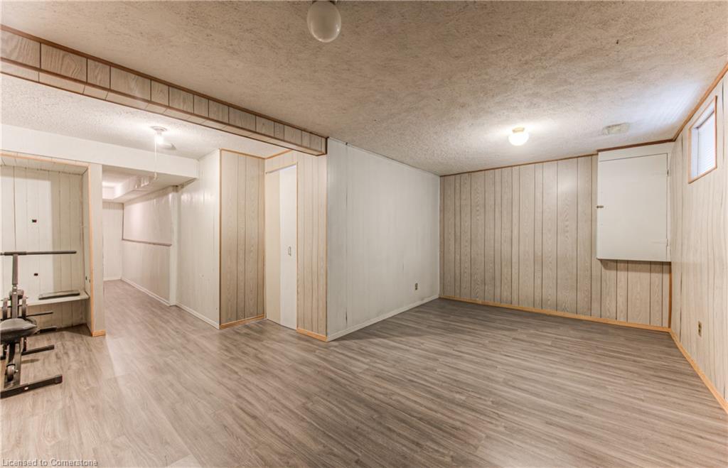 301e Bluevale Street N Property Photo 29