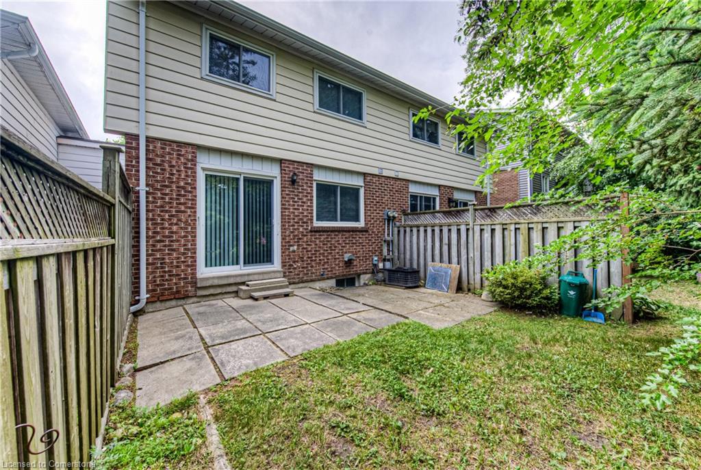 301e Bluevale Street N Property Photo 32