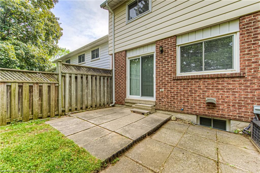 301e Bluevale Street N Property Photo 33