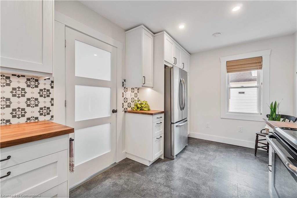 433 Davis Street Property Photo 17