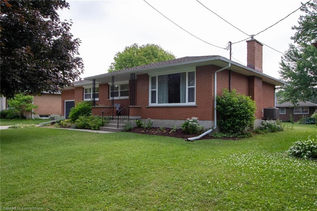 670 Davidson Avenue N Property Photo 1