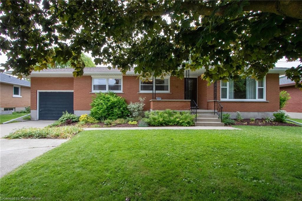 670 Davidson Avenue N Property Photo 3