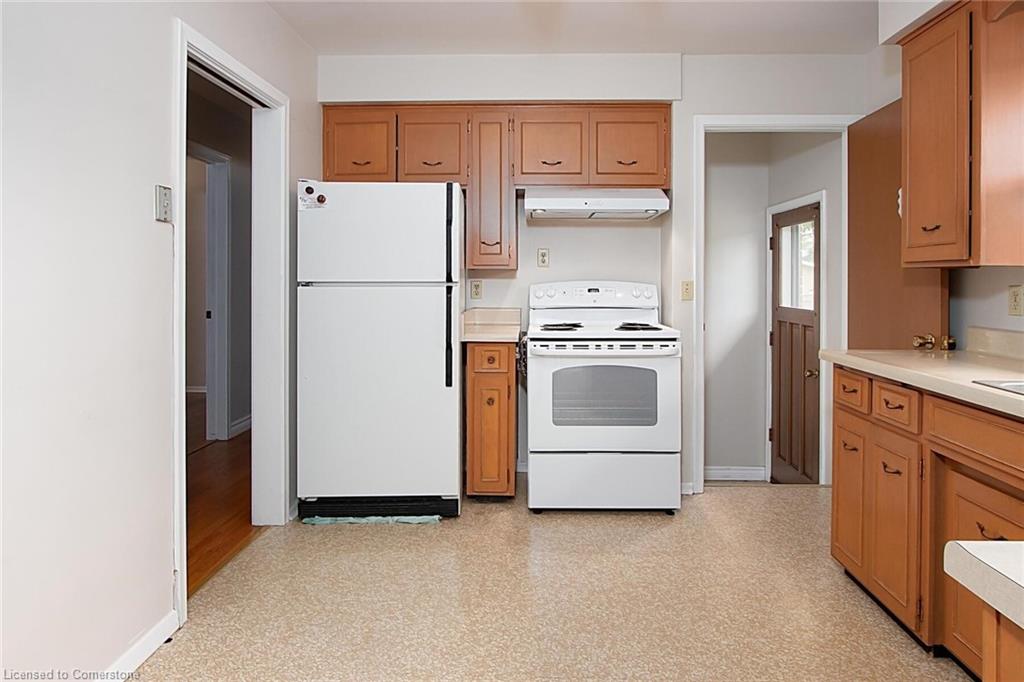 670 Davidson Avenue N Property Photo 8