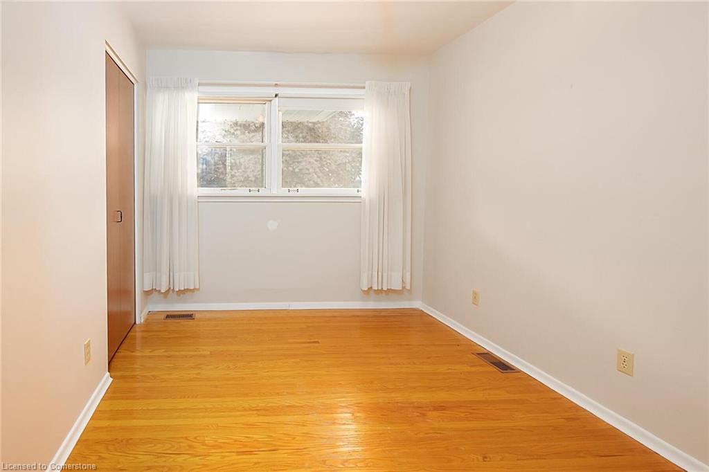 670 Davidson Avenue N Property Photo 15