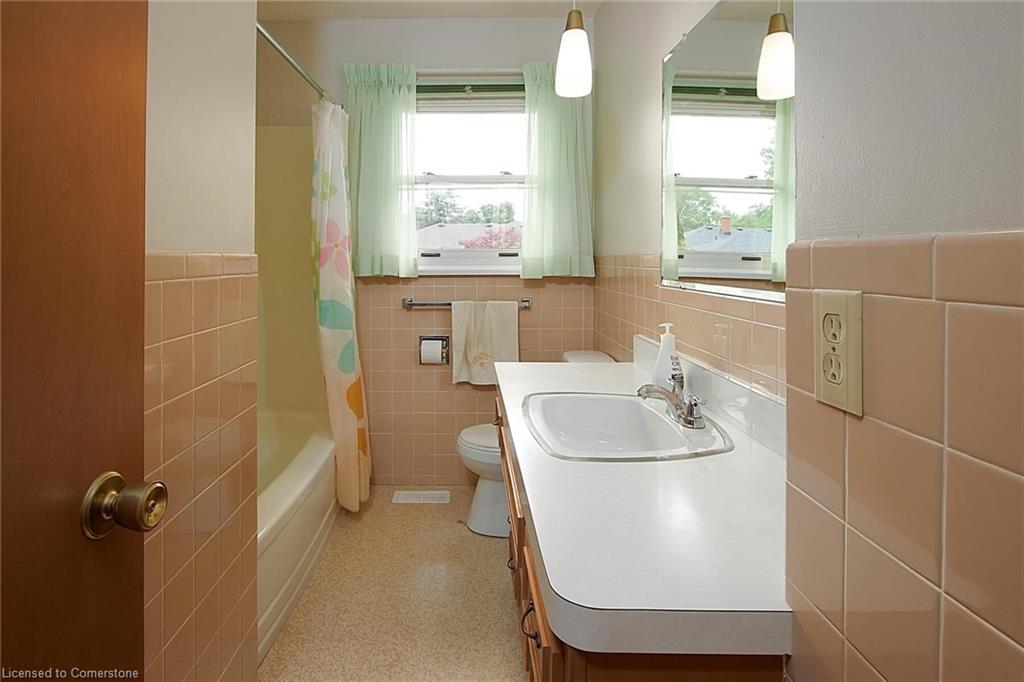 670 Davidson Avenue N Property Photo 16