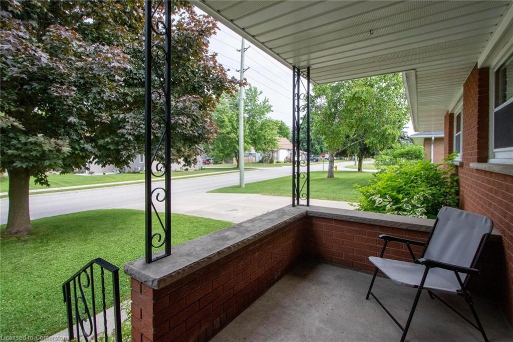 670 Davidson Avenue N Property Photo 21