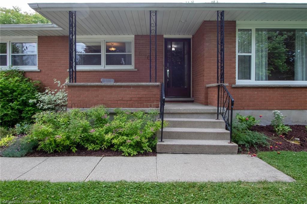 670 Davidson Avenue N Property Photo 23