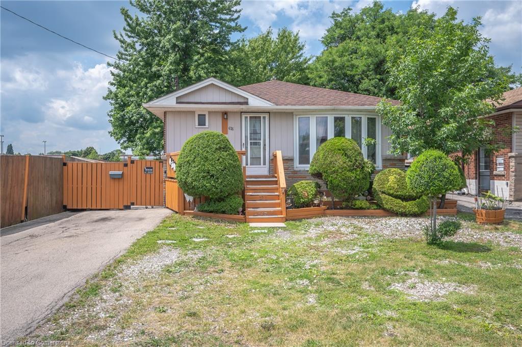676 Upper Wentworth Street Property Photo 1