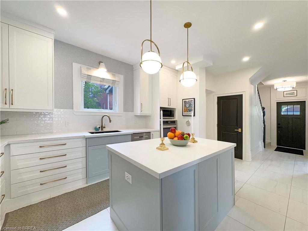 5 Hawarden Avenue Property Photo 15