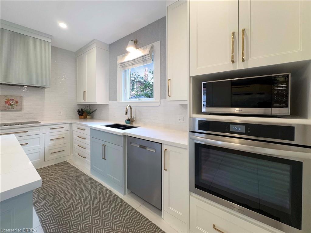 5 Hawarden Avenue Property Photo 16